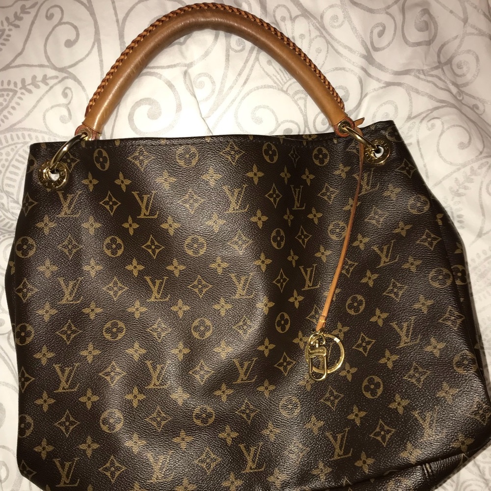 LOUIS VUITTON ARTSY MM MONOGRAM PURSE!